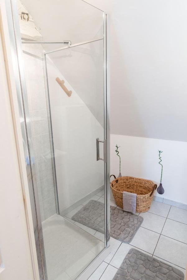 Appartement Rien Que Pour Vous Proche Centre Ville 拉瓦勒 外观 照片