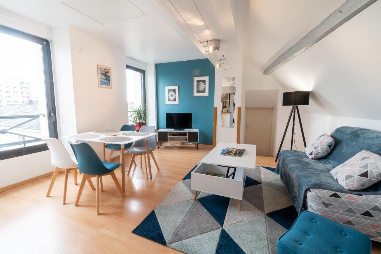 Appartement Rien Que Pour Vous Proche Centre Ville 拉瓦勒 外观 照片